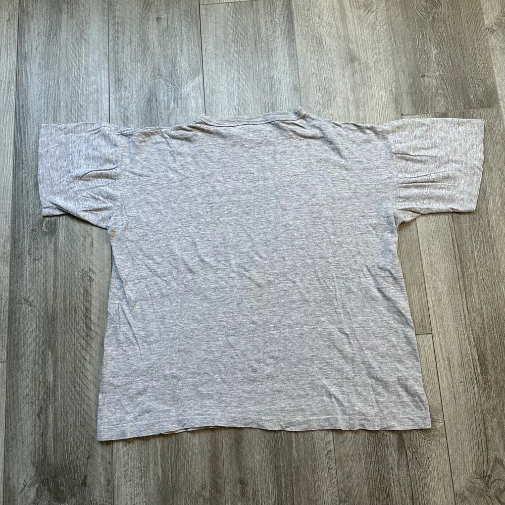 1970s Vintage Champion Macalester College Gray T-Shirt Men's Large cropped - Picture 4 of 6